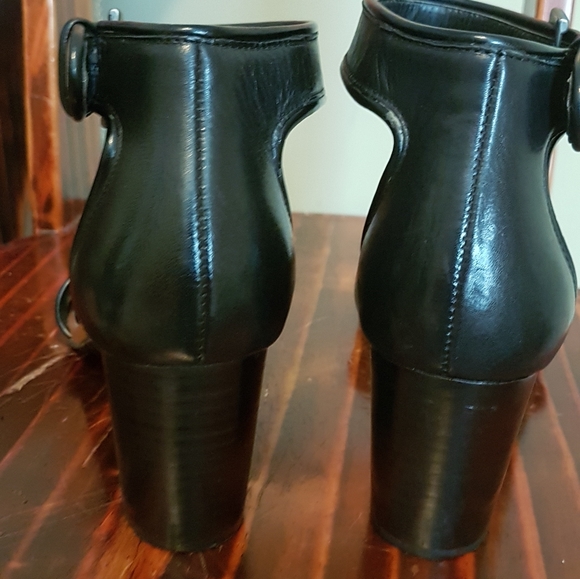 Sandal - Picture 3 of 4